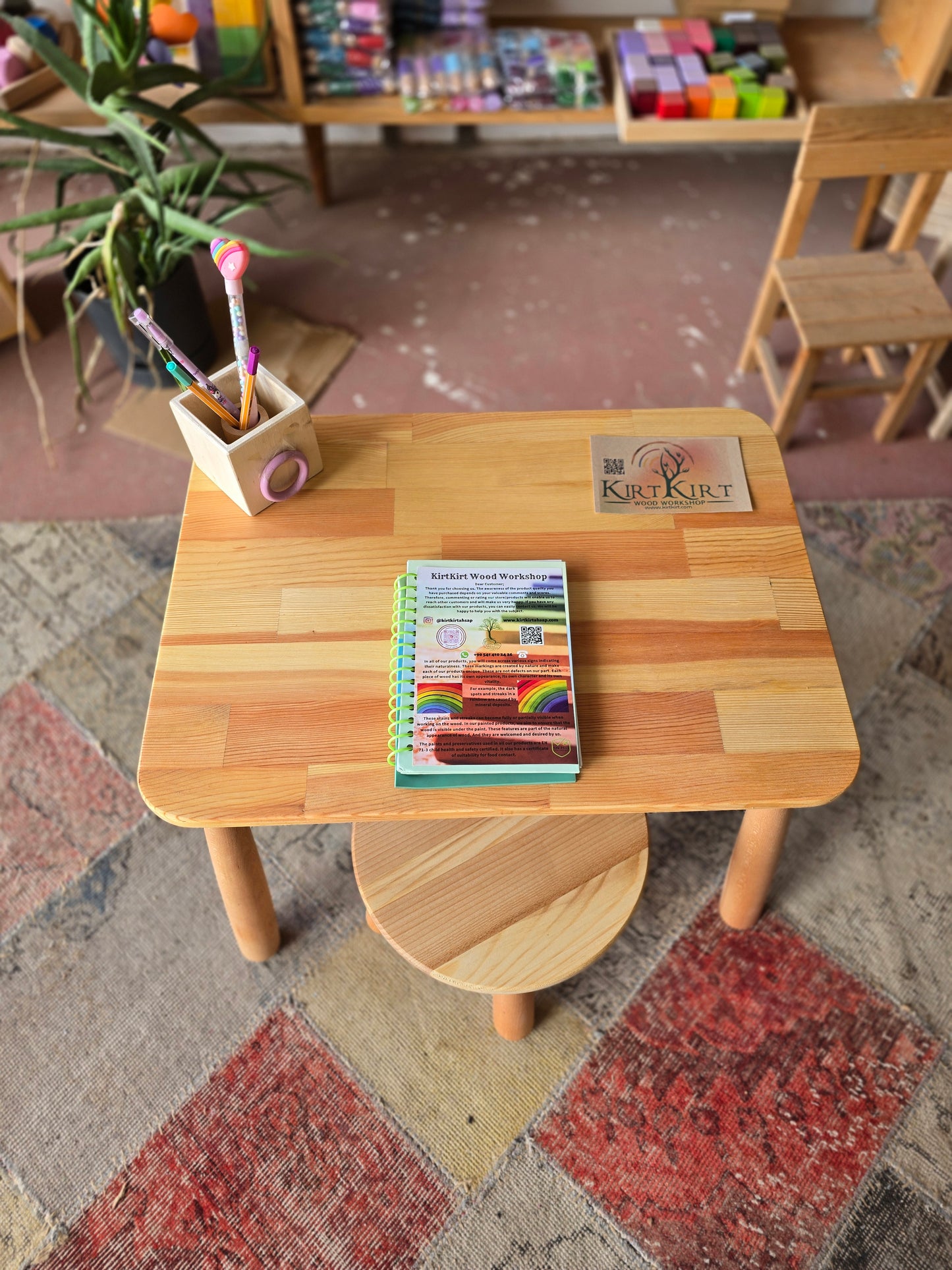 Montessori Çocuk Masa ve 2 Tabure Seti | 60x45 cm Doğal Ahşap Çocuk Masası (2 Tabureli)