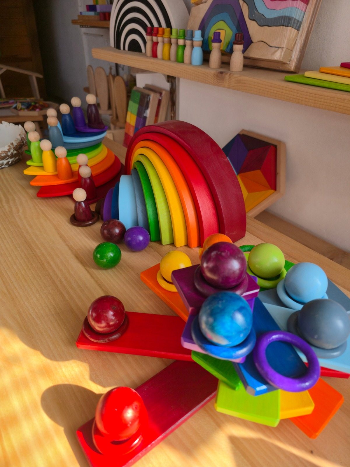 KirtKirt Holz | Regenbogenkugel aus Holz | 5 cm 12 Stück | Buntes Kugelset aus Naturholz