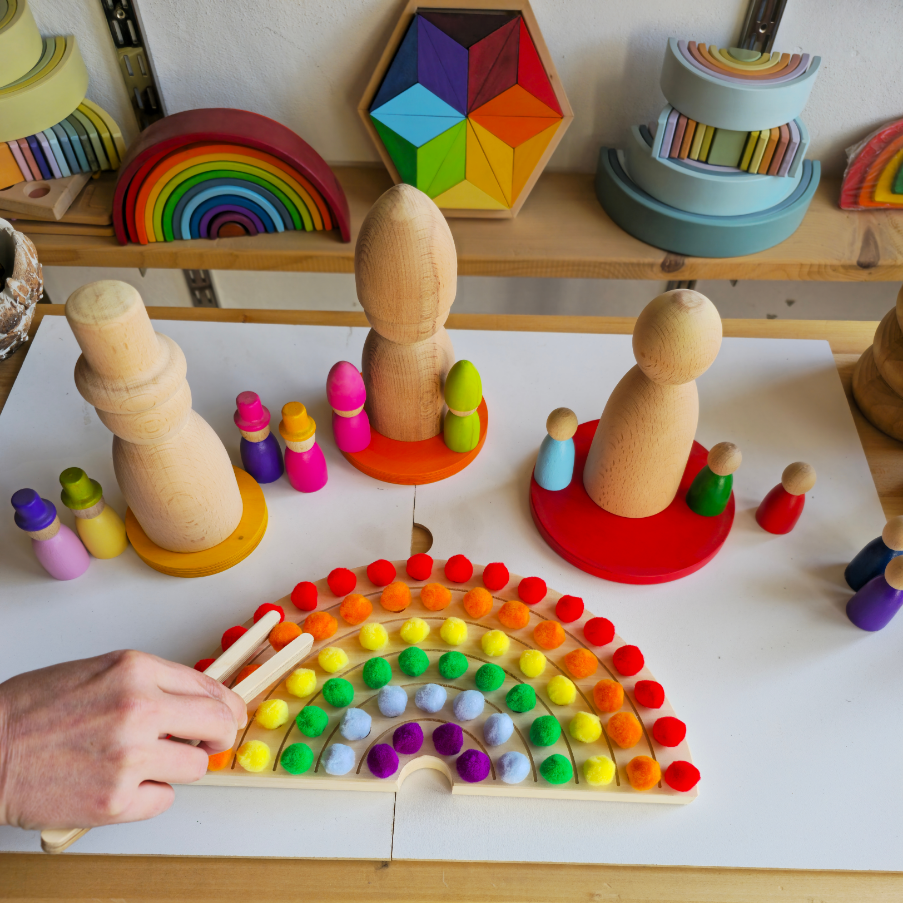 Montessori Renk Eslestirme Oyuncagi | Ahsap Tabla ve Kece Toplar | Waldorf Rainbow Sorting Toy