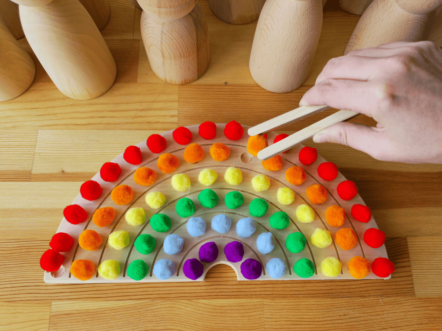 Montessori Renk Eslestirme Oyuncagi | Ahsap Tabla ve Kece Toplar | Waldorf Rainbow Sorting Toy