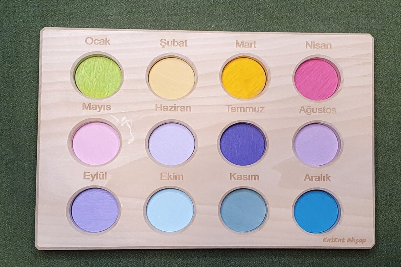 KirtKirt Holz | Waldorf Peg Baby Tablett | Pastell
