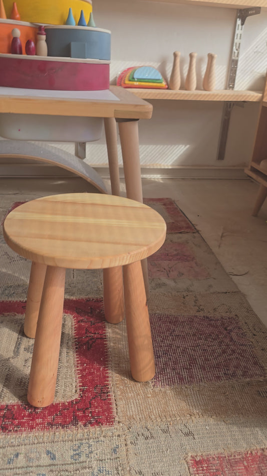 KırtKırt Ahşap | Doğal Ahşap Montessori Çocuk Taburesi 29 cm | Sağlam ve Minimal Tasarım